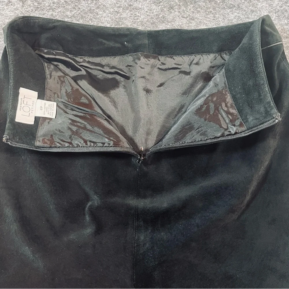 Ann Taylor Loft 100% Leather Pencil Skirt Black Size 6P Classic Western Business - Picture 6 of 12